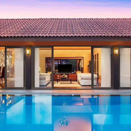 Ic Palace & Szálloda