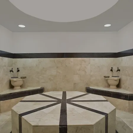 Ic Palace & 5*