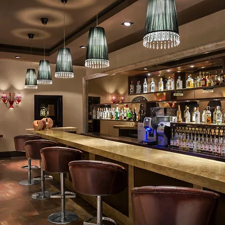 Ic Palace & فندق 5*