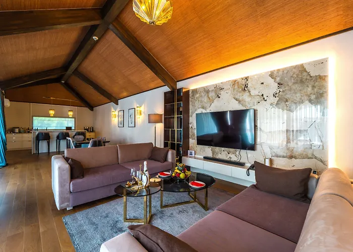 Hotel Ic Palace & 5*