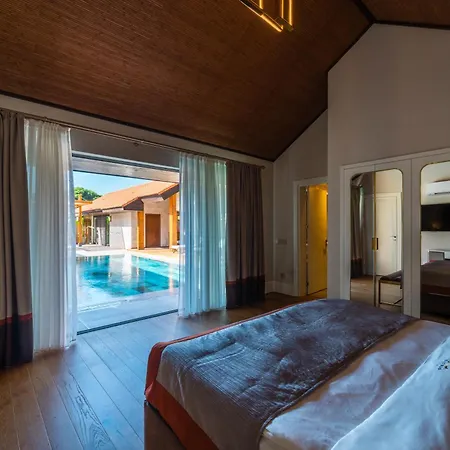 Ic Palace & Hotel 5*